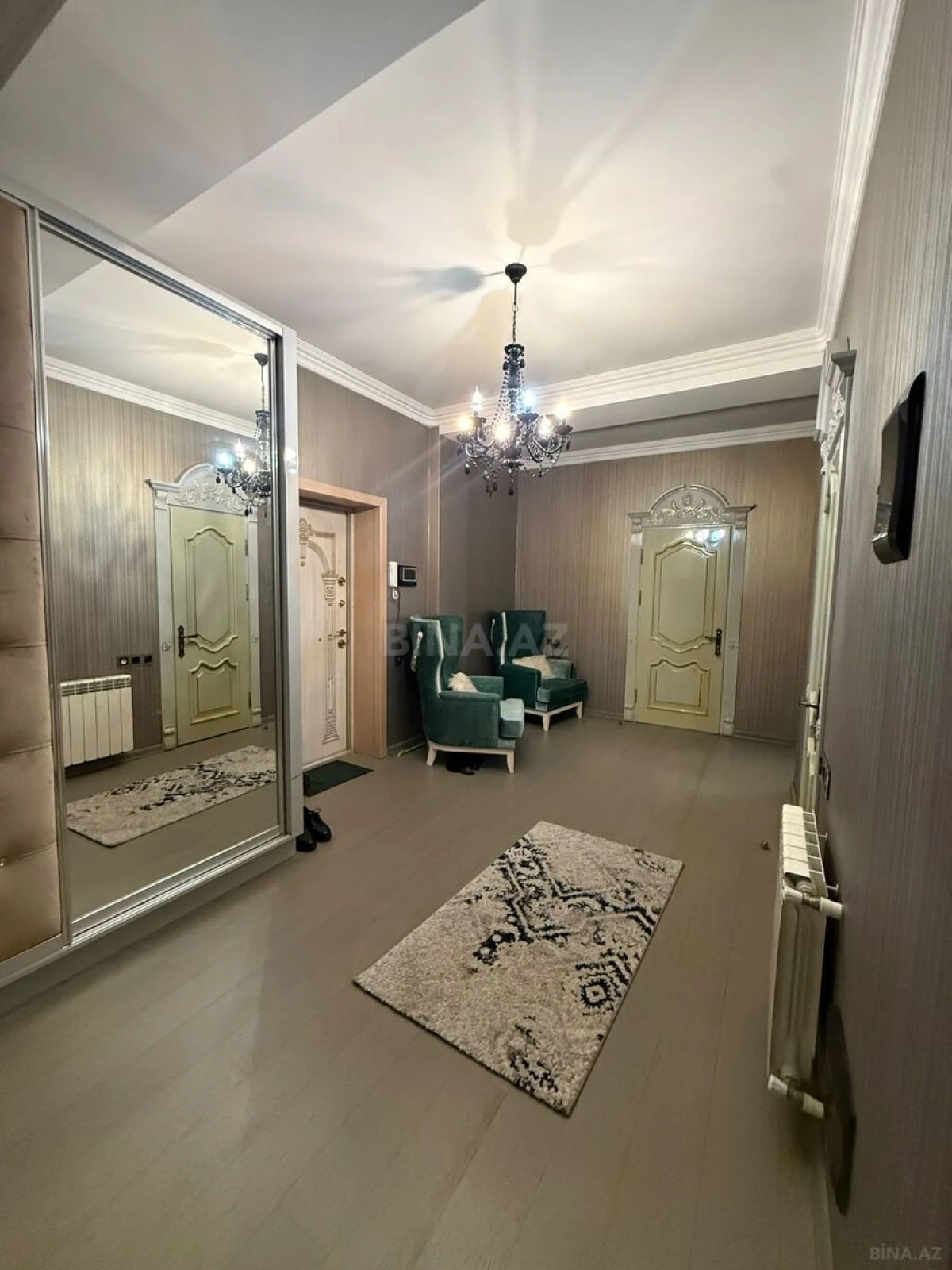 Kirayə verilir 2 otaqlı mənzil 95 m²