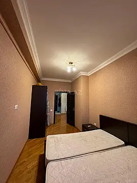 Kirayə verilir 2 otaqlı mənzil 87 m²
