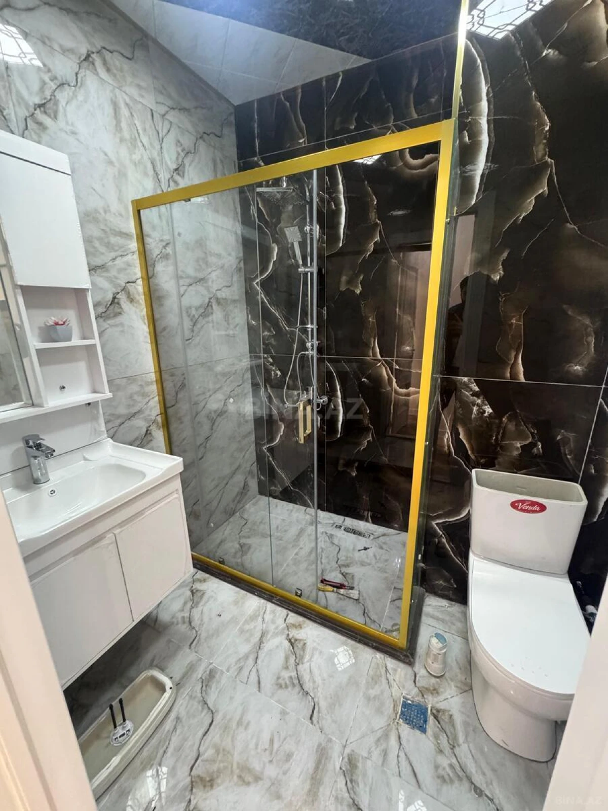 Satılır 2 otaqlı mənzil 65 m²