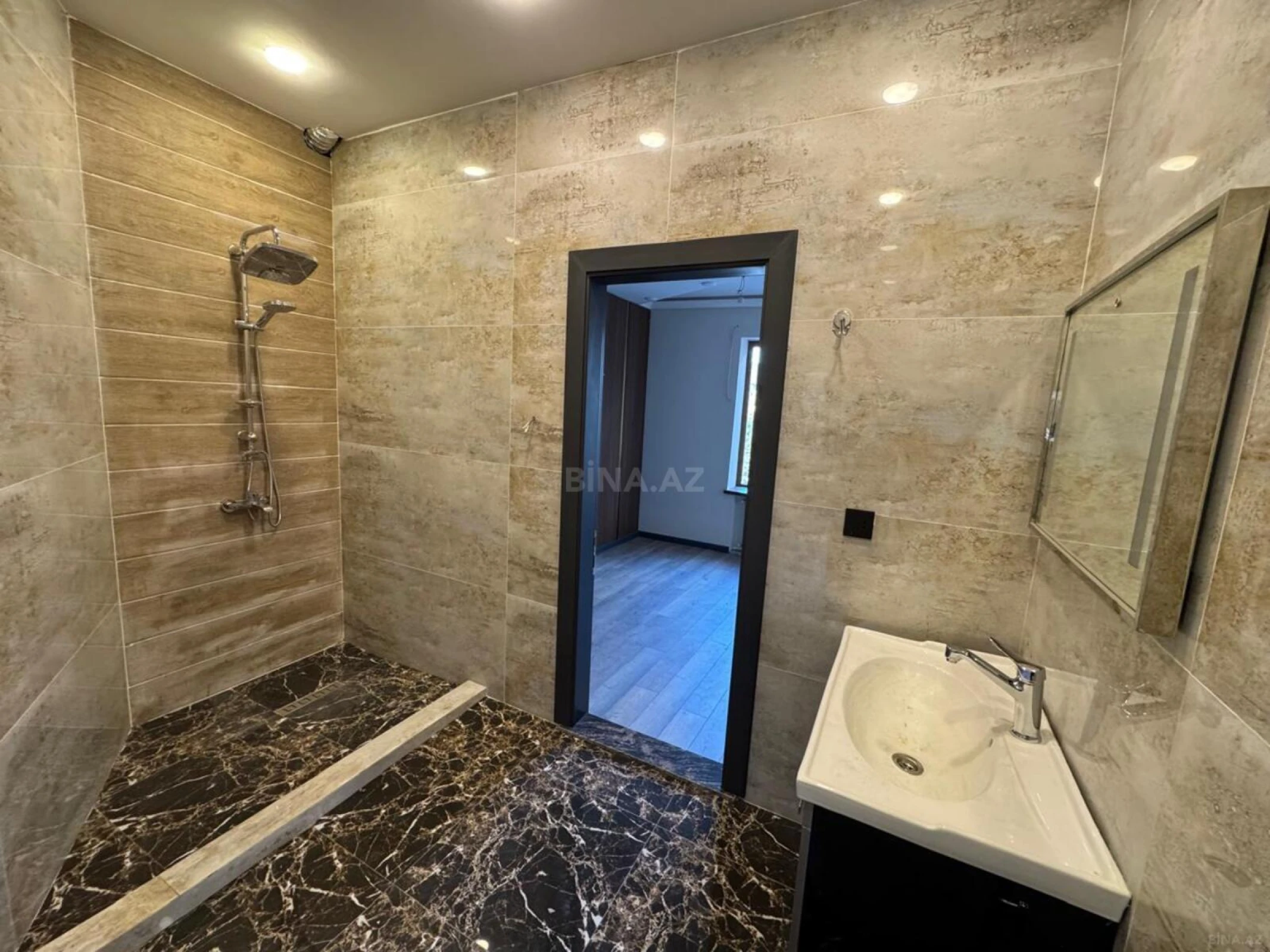 Kirayə verilir 14 otaqlı ofis 550 m²