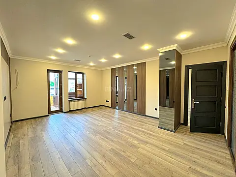 Kirayə verilir 14 otaqlı ofis 550 m²