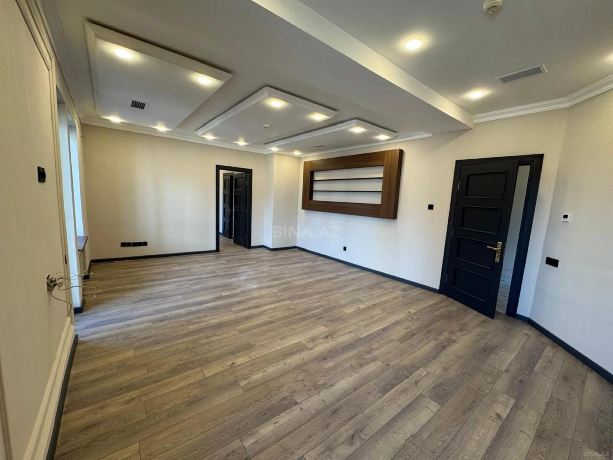 Kirayə verilir 14 otaqlı ofis 550 m²