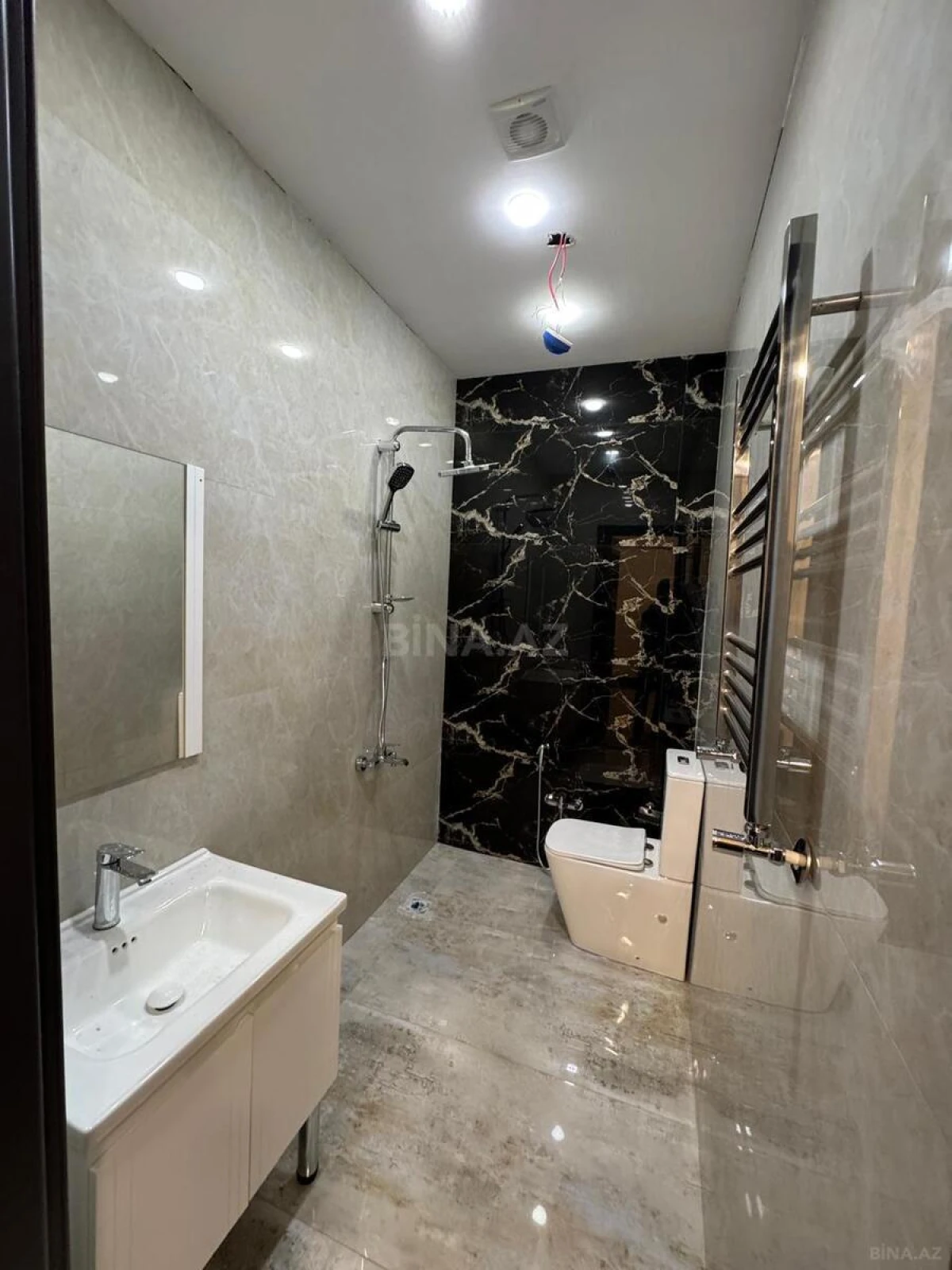 Kirayə verilir 14 otaqlı ofis 550 m²