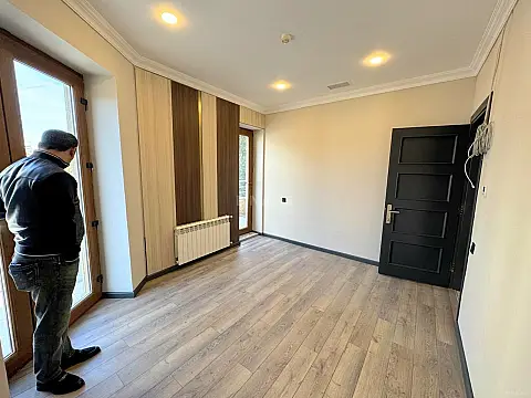 Kirayə verilir 14 otaqlı ofis 550 m²