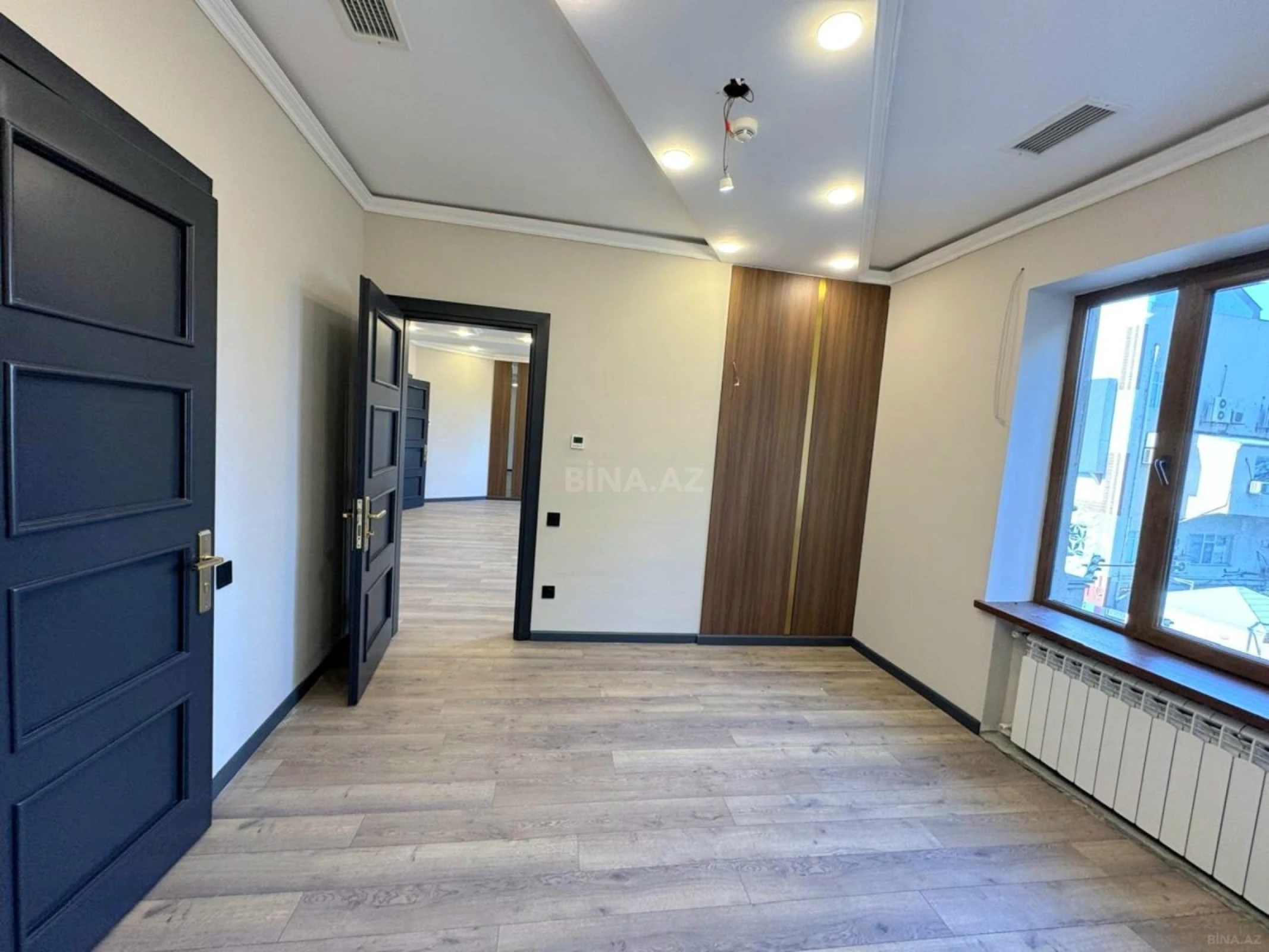 Kirayə verilir 14 otaqlı ofis 550 m²