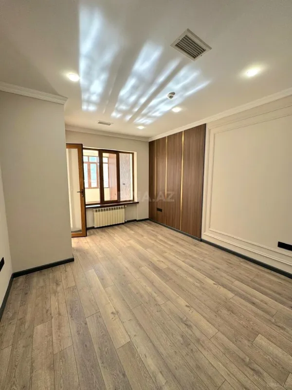 Kirayə verilir 14 otaqlı ofis 550 m²