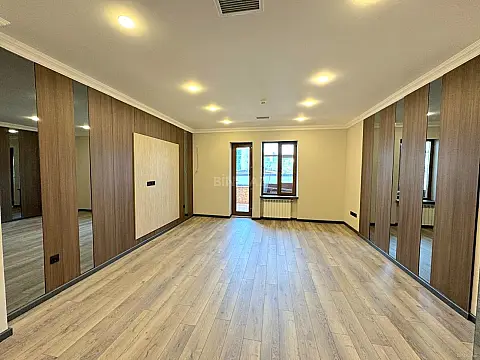 Kirayə verilir 14 otaqlı ofis 550 m² — Bakı 14 otaq 550.00 m²