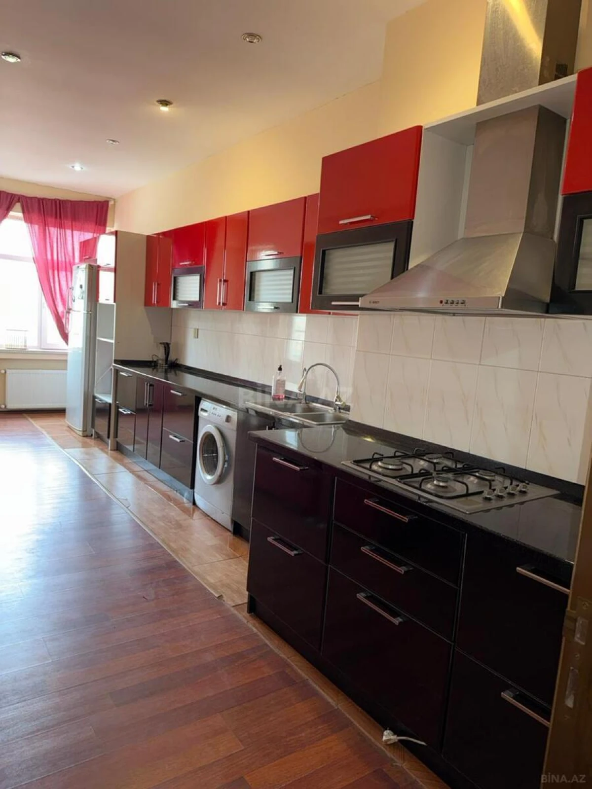 Satılır 2 otaqlı mənzil 101 m²