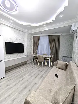 Kirayə verilir 2 otaqlı mənzil 66 m²