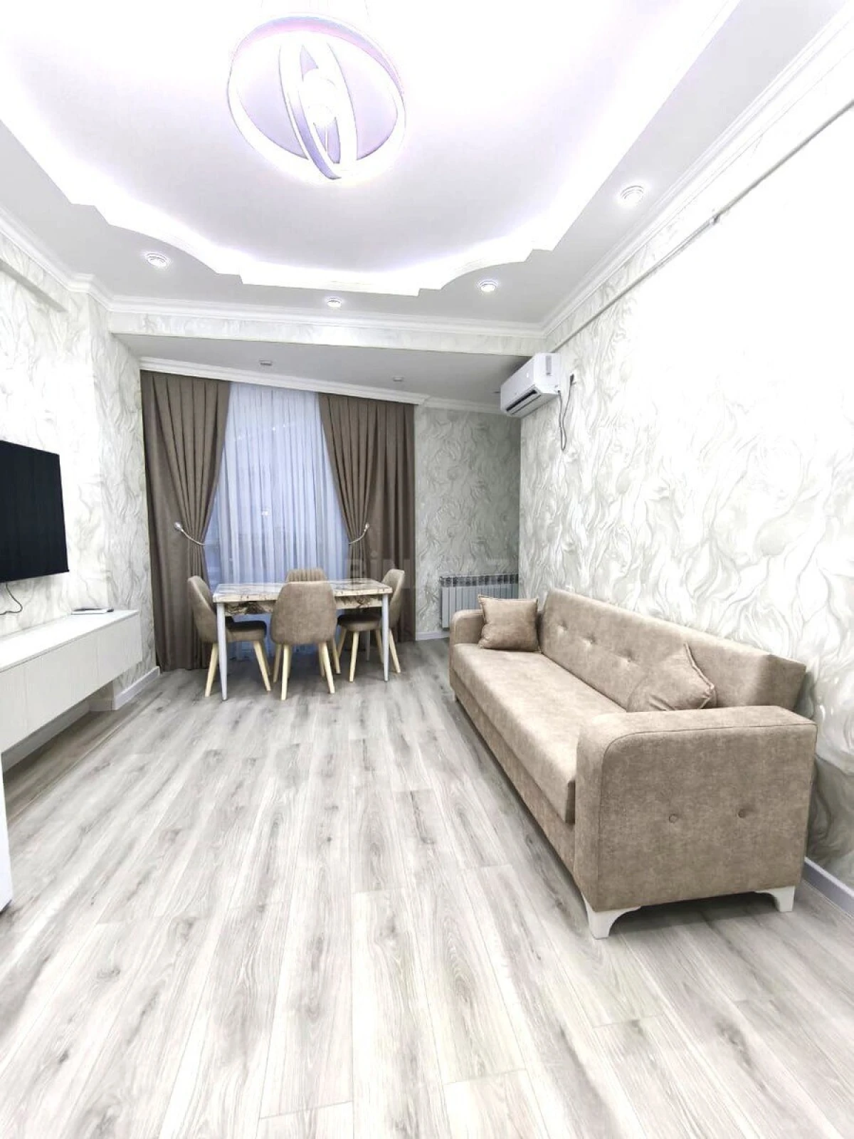 Kirayə verilir 2 otaqlı mənzil 66 m²