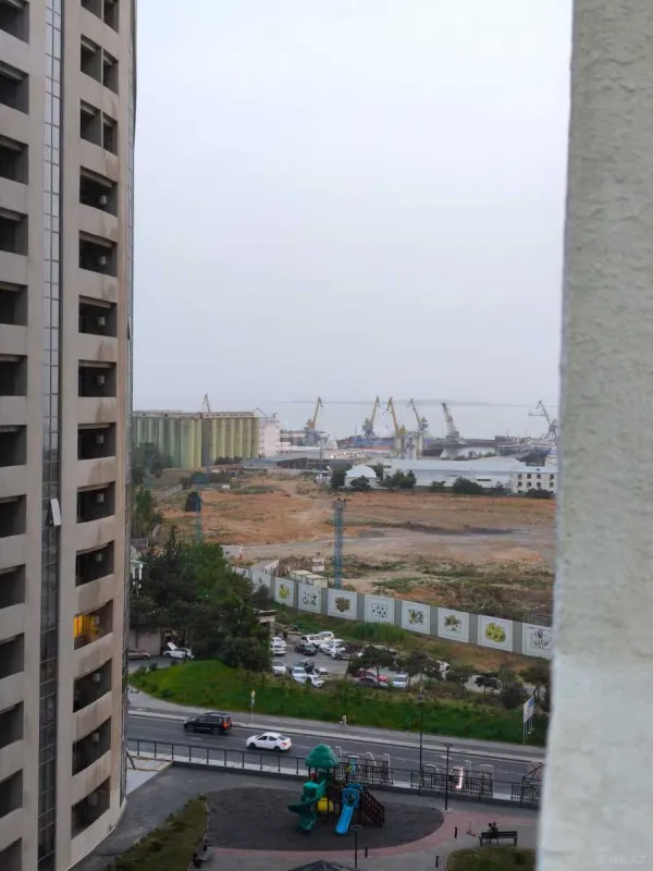 Kirayə verilir 2 otaqlı mənzil 66 m²