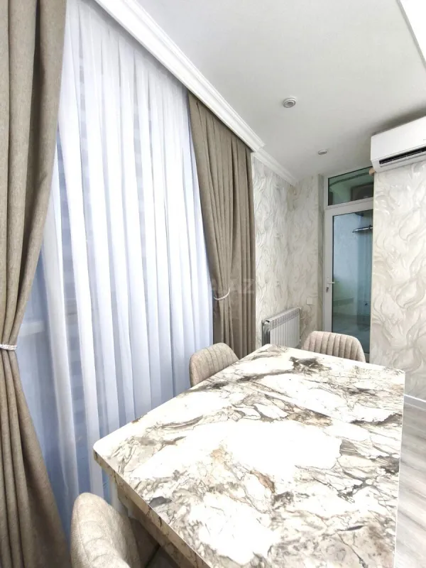 Kirayə verilir 2 otaqlı mənzil 66 m²