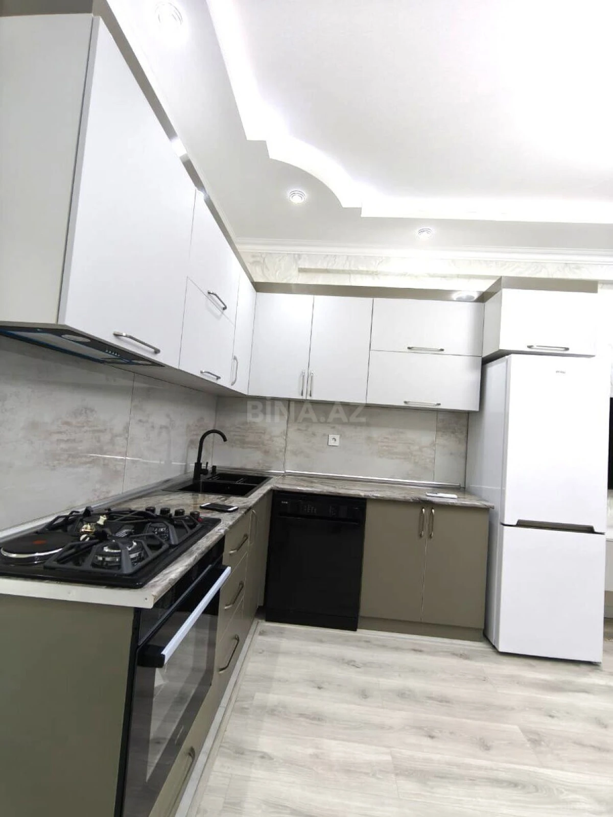 Kirayə verilir 2 otaqlı mənzil 66 m²