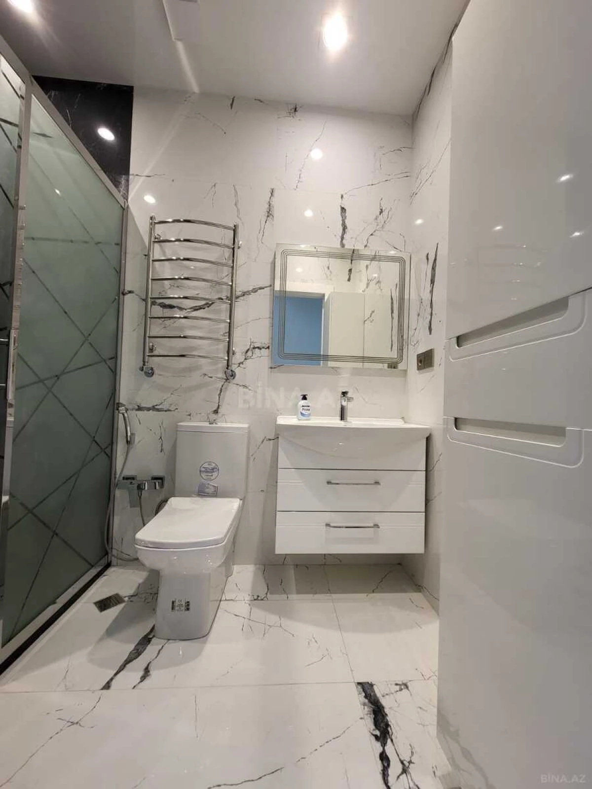 Kirayə verilir 3 otaqlı mənzil 110 m²