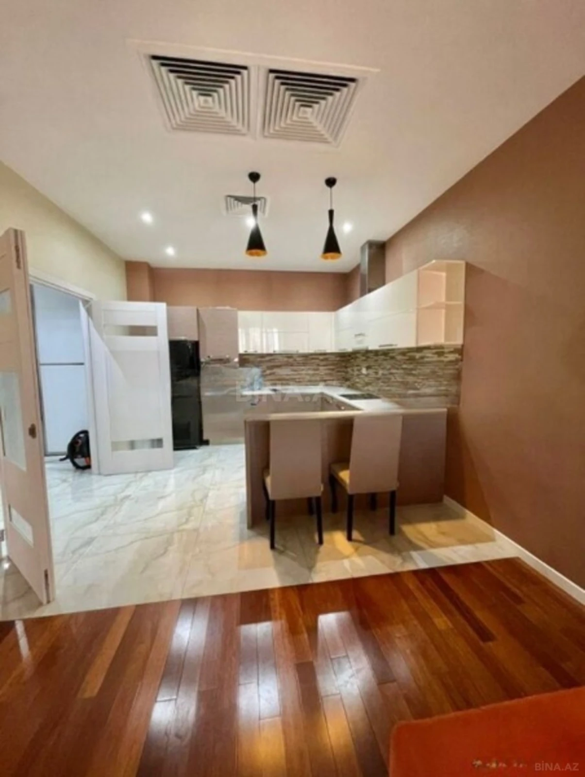 Kirayə verilir 3 otaqlı mənzil 105 m²