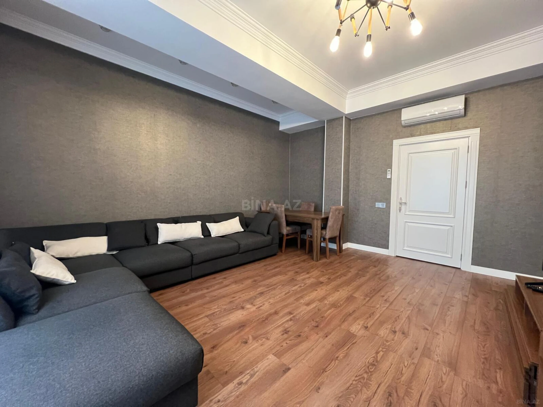 Kirayə verilir 4 otaqlı mənzil 155 m²
