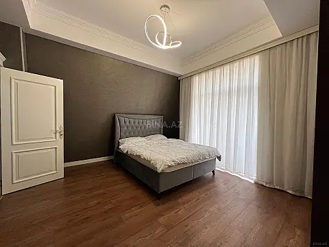 Kirayə verilir 4 otaqlı mənzil 155 m²