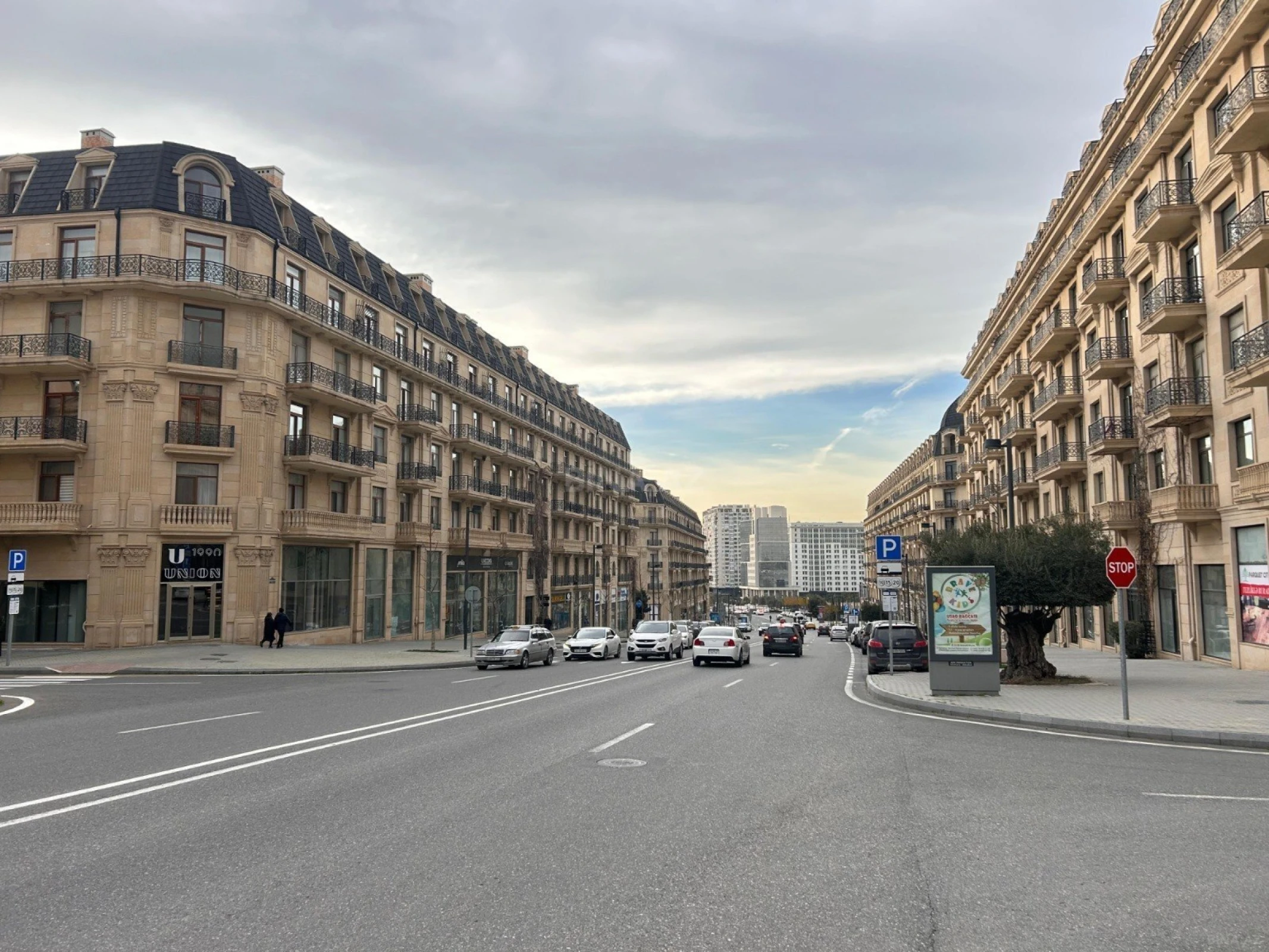 Kirayə verilir 4 otaqlı mənzil 155 m²