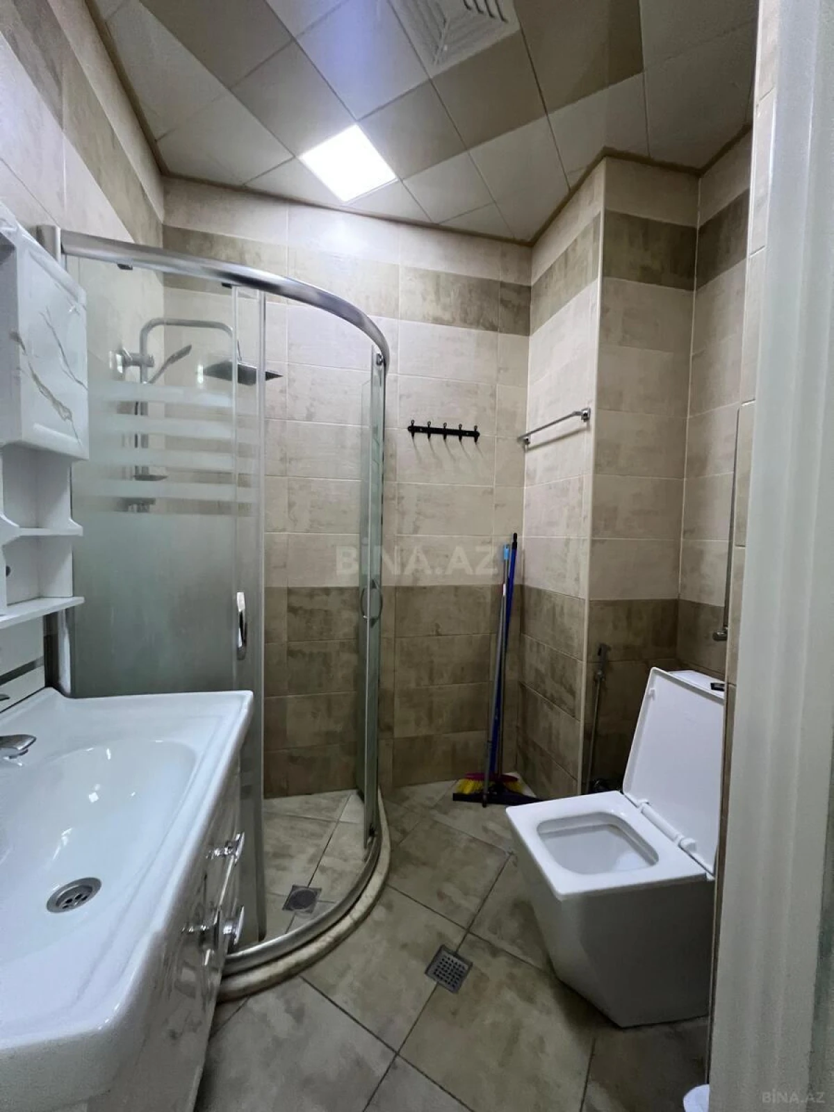 Kirayə verilir 4 otaqlı mənzil 155 m²