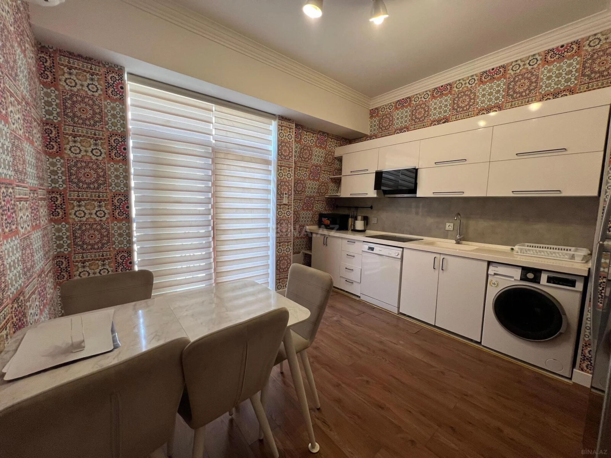 Kirayə verilir 4 otaqlı mənzil 155 m²