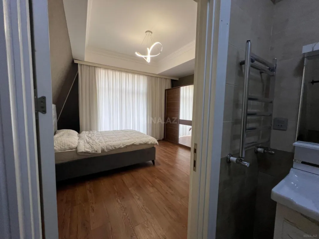 Kirayə verilir 4 otaqlı mənzil 155 m²