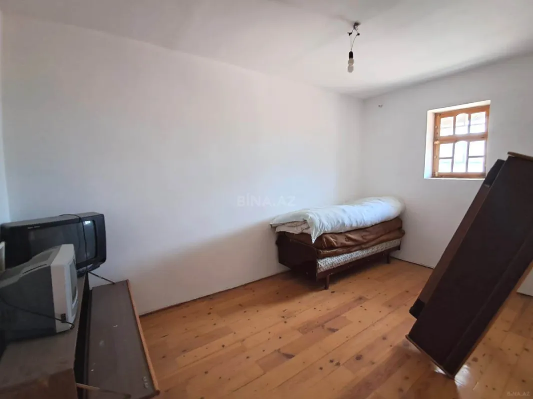 Satılır 7 otaqlı həyət evi 140 m²