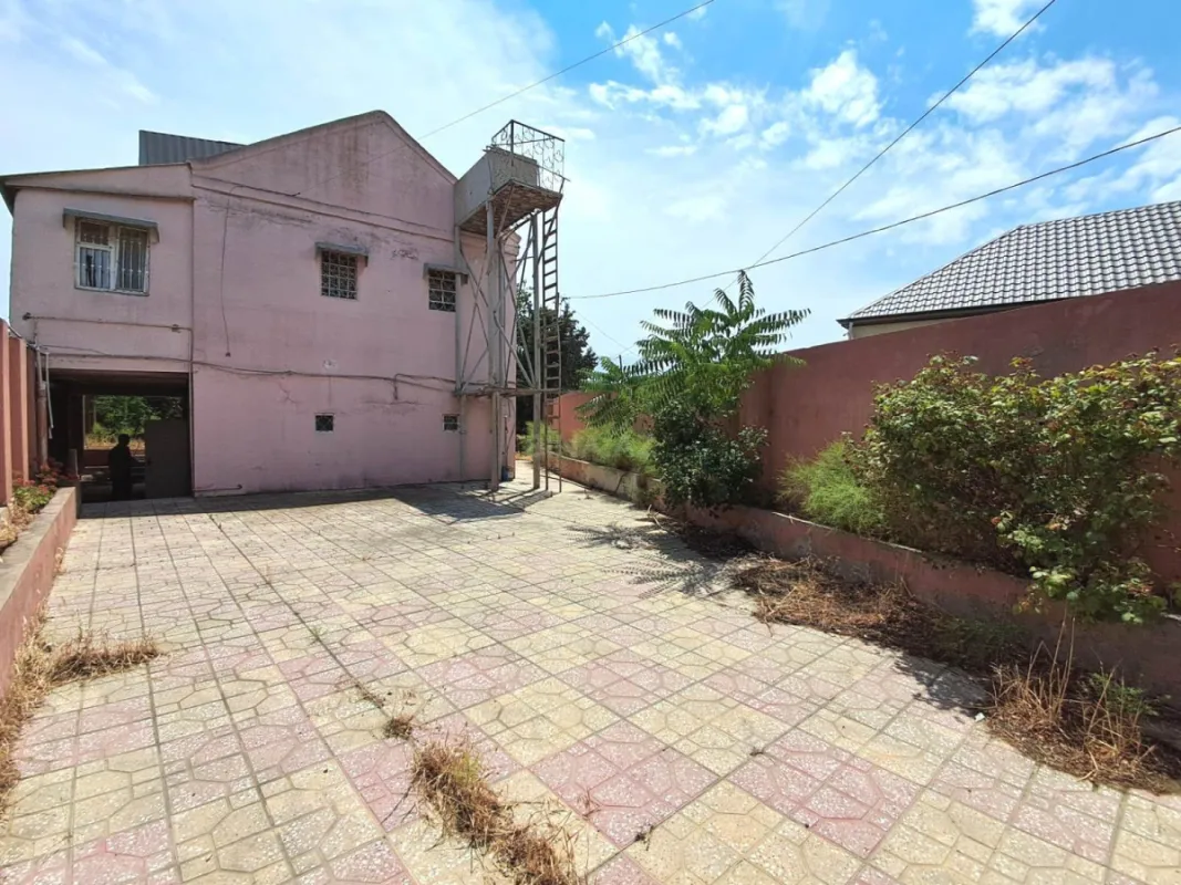 Satılır 7 otaqlı həyət evi 140 m²