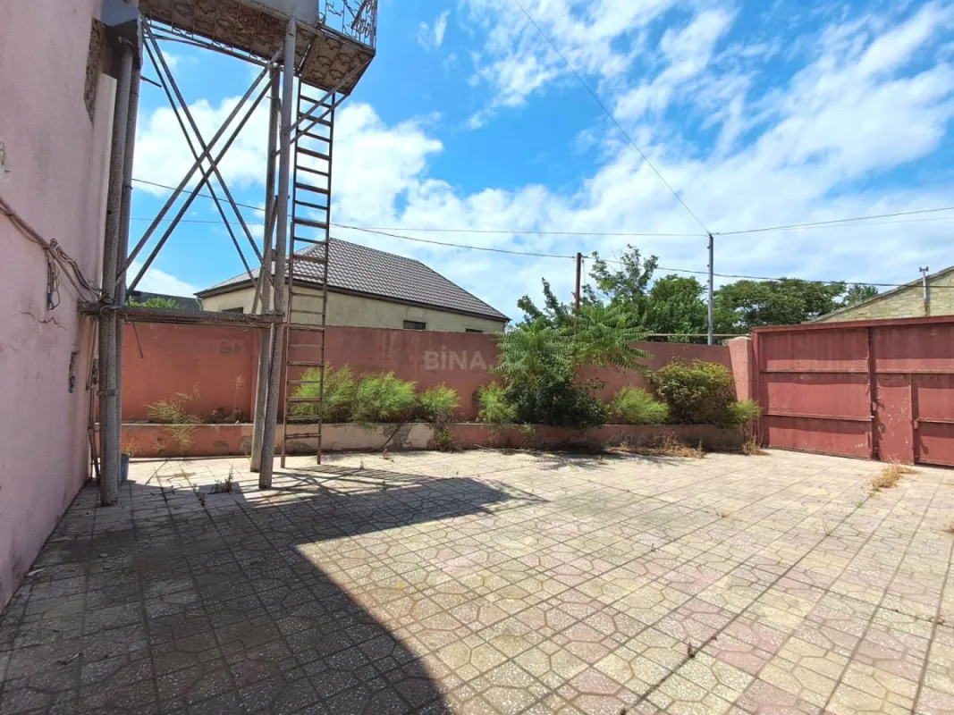 Satılır 7 otaqlı həyət evi 140 m²