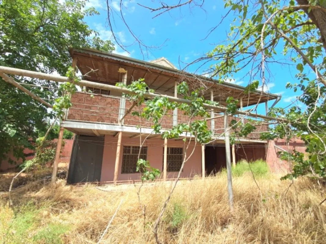 Satılır 7 otaqlı həyət evi 140 m²