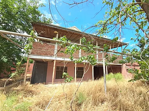 Satılır 7 otaqlı həyət evi 140 m² — Bakı 7 otaq 140.00 m²