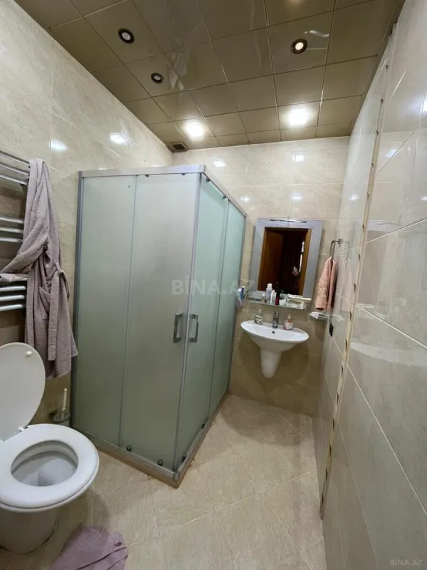Satılır 3 otaqlı mənzil 185 m²
