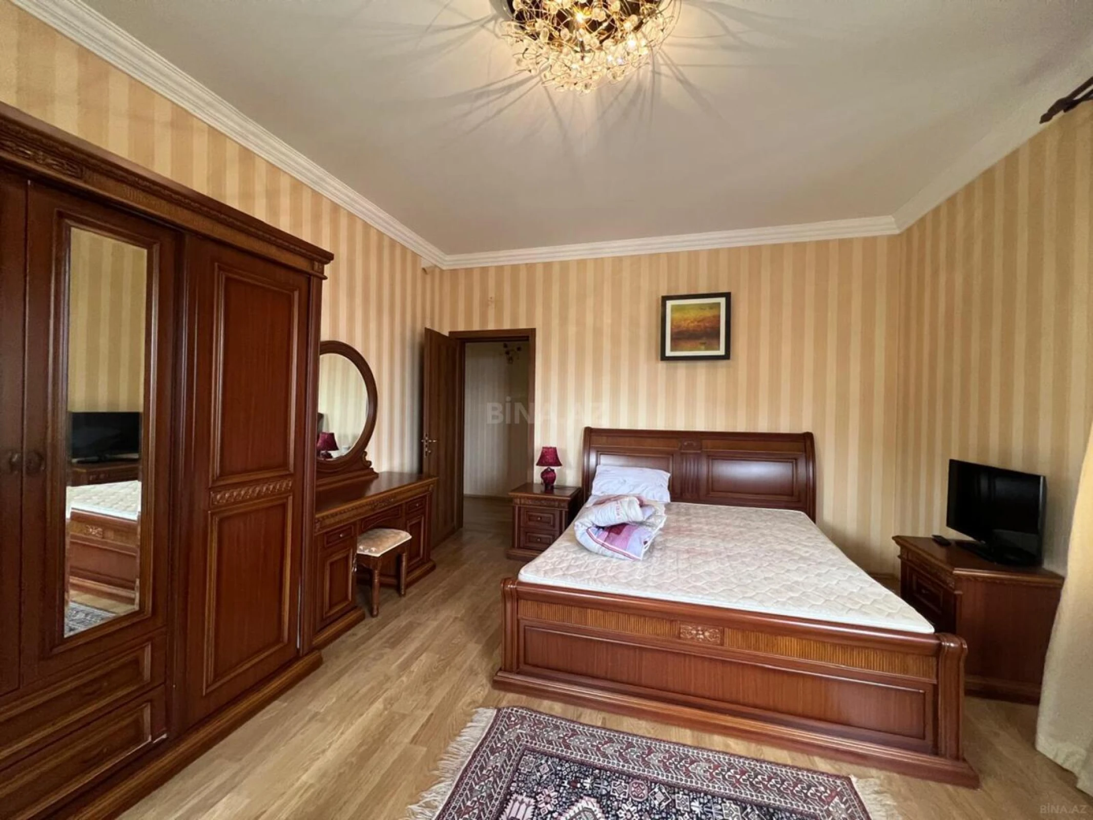 Satılır 4 otaqlı həyət evi 200 m²