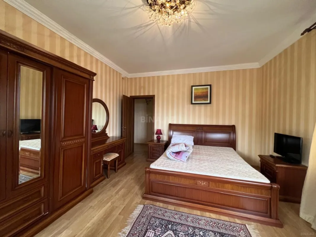 Satılır 4 otaqlı həyət evi 200 m²