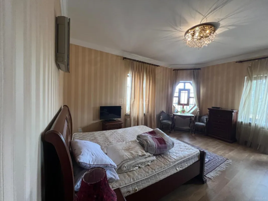 Satılır 4 otaqlı həyət evi 200 m²