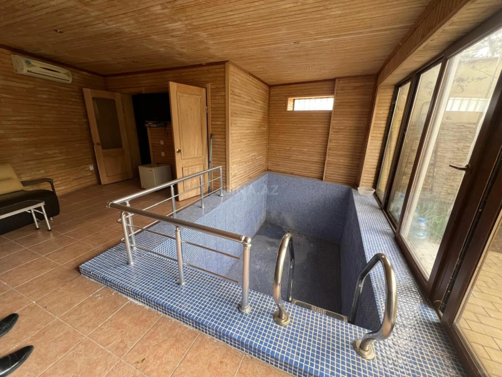 Satılır 4 otaqlı həyət evi 200 m²