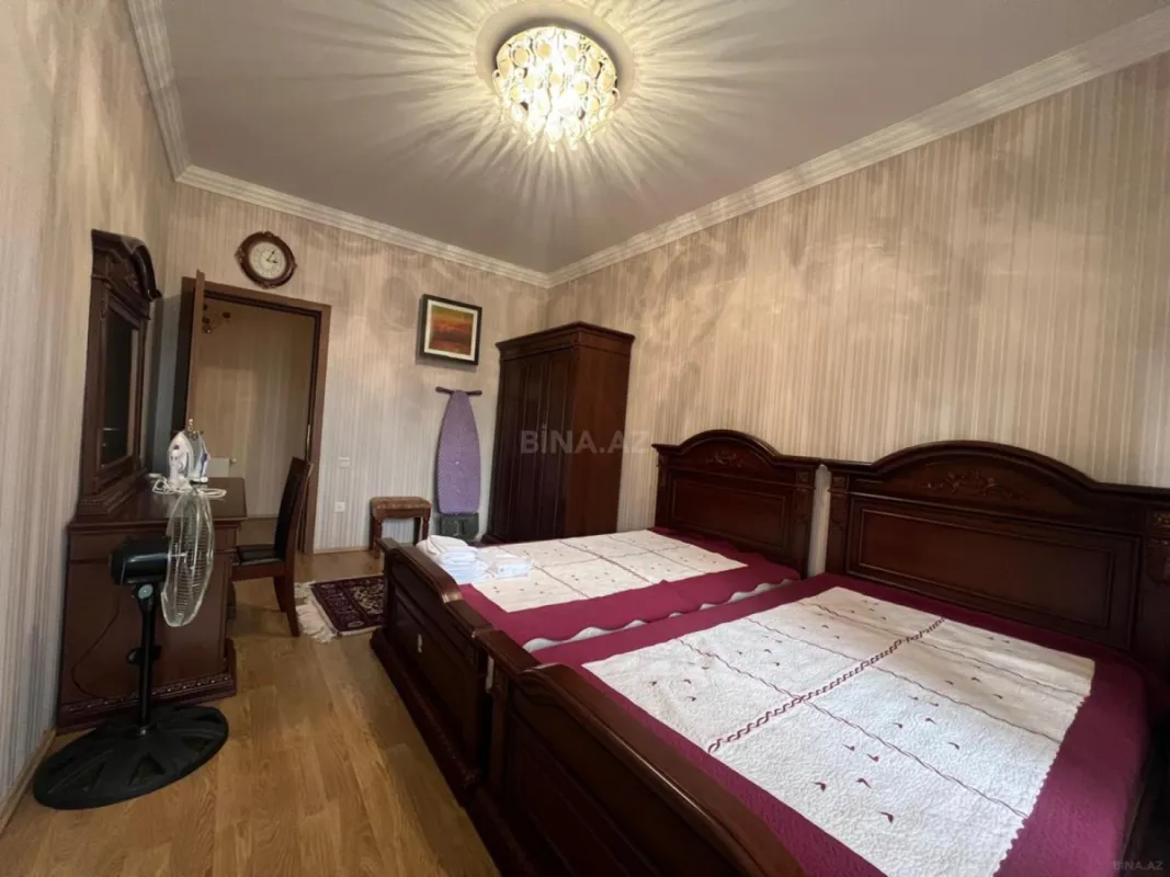 Satılır 4 otaqlı həyət evi 200 m²