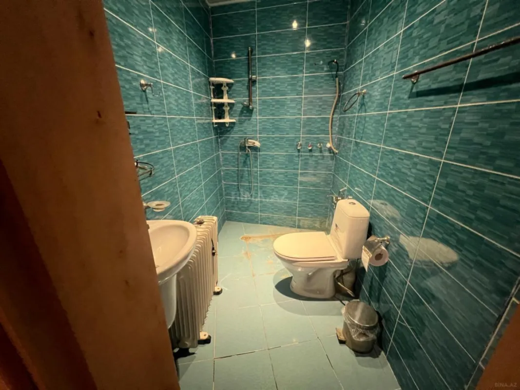 Satılır 4 otaqlı həyət evi 200 m²