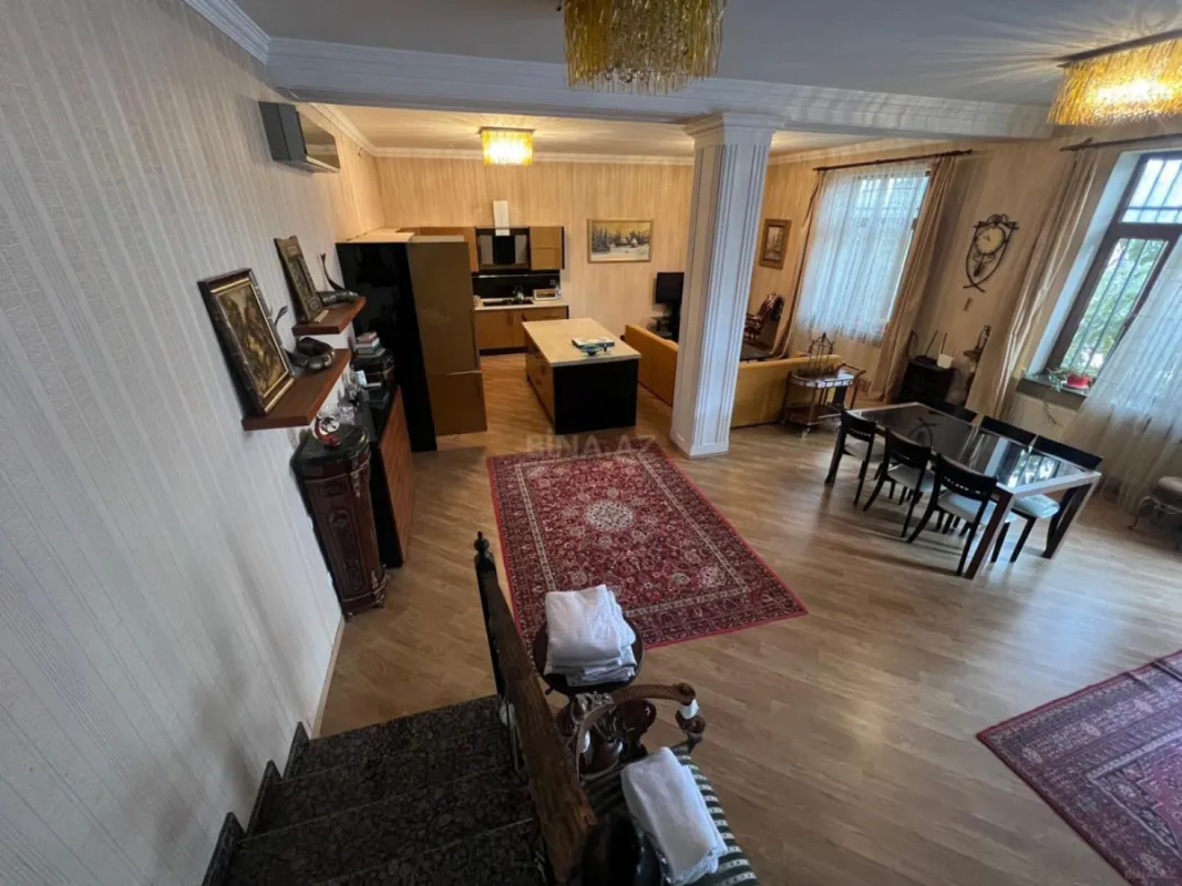 Satılır 4 otaqlı həyət evi 200 m²