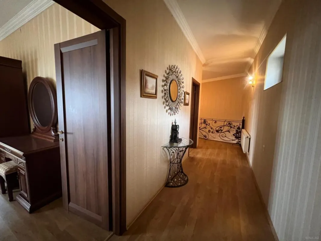 Satılır 4 otaqlı həyət evi 200 m²
