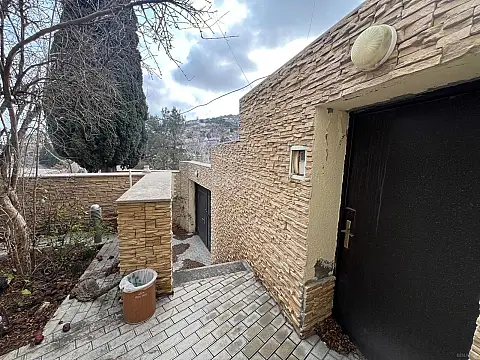 Satılır 4 otaqlı həyət evi 200 m²