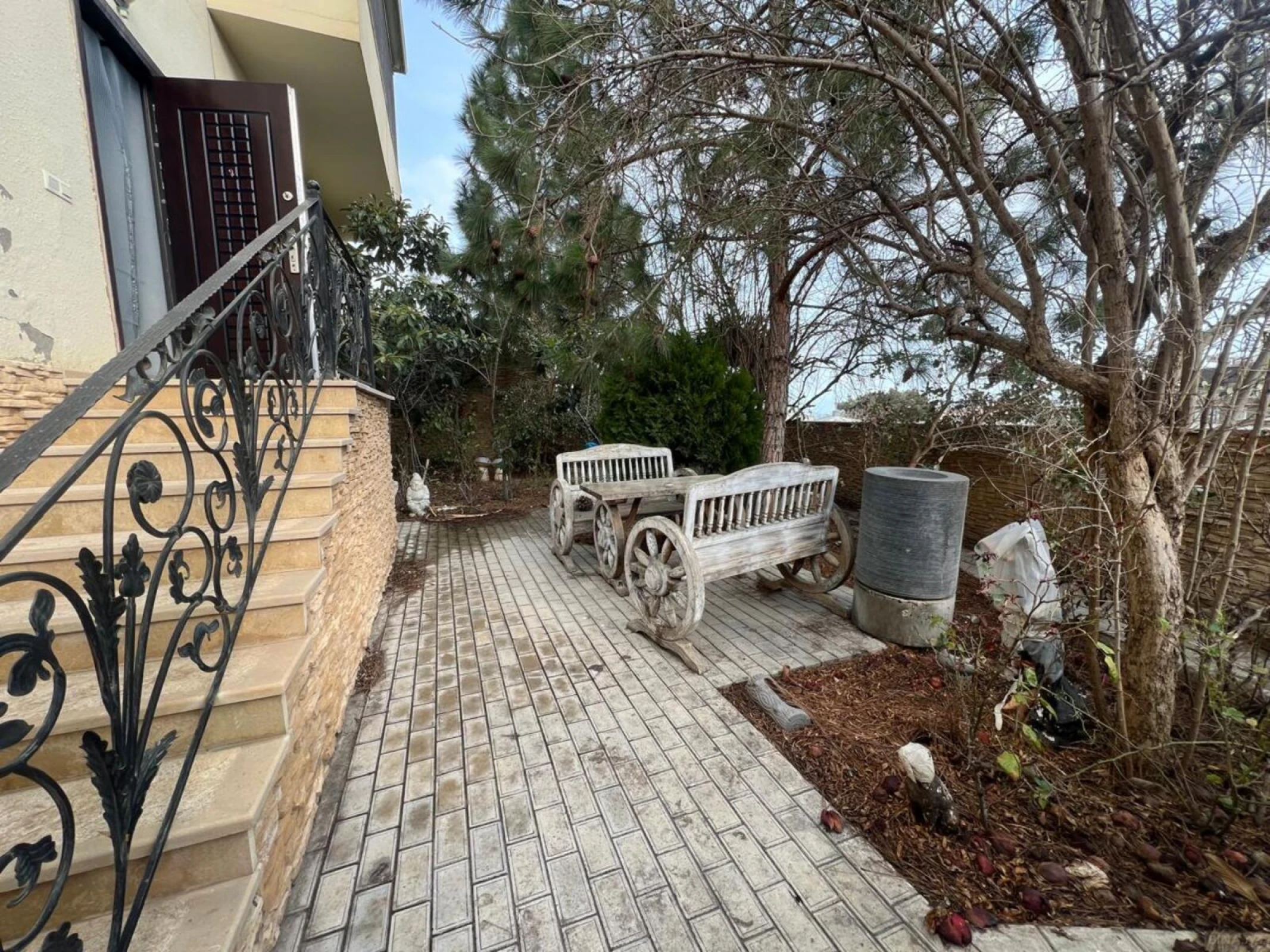 Satılır 4 otaqlı həyət evi 200 m²