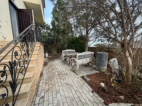 Satılır 4 otaqlı həyət evi 200 m²