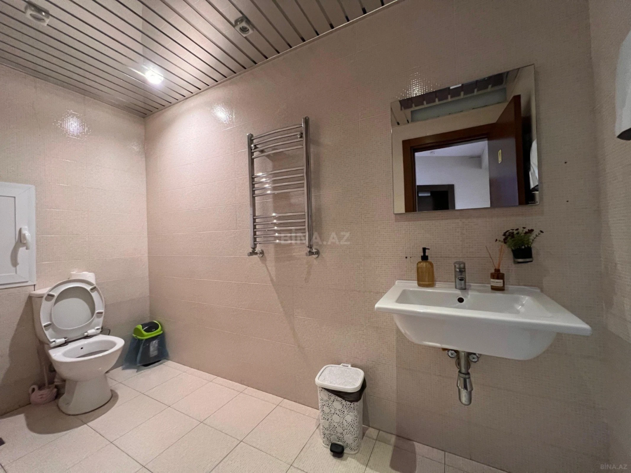 Kirayə verilir 6 otaqlı ofis 300 m²