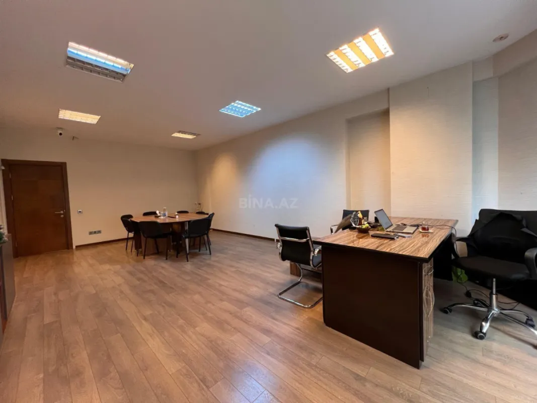 Kirayə verilir 6 otaqlı ofis 300 m²