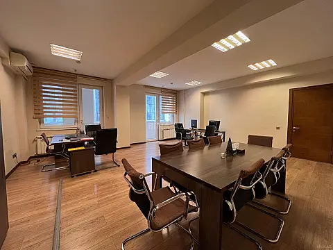 Kirayə verilir 6 otaqlı ofis 300 m²