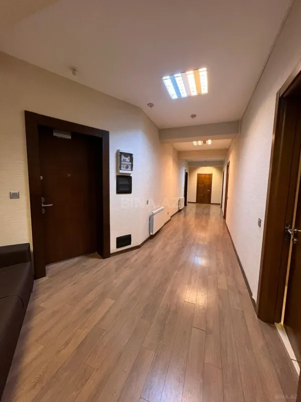 Kirayə verilir 6 otaqlı ofis 300 m²