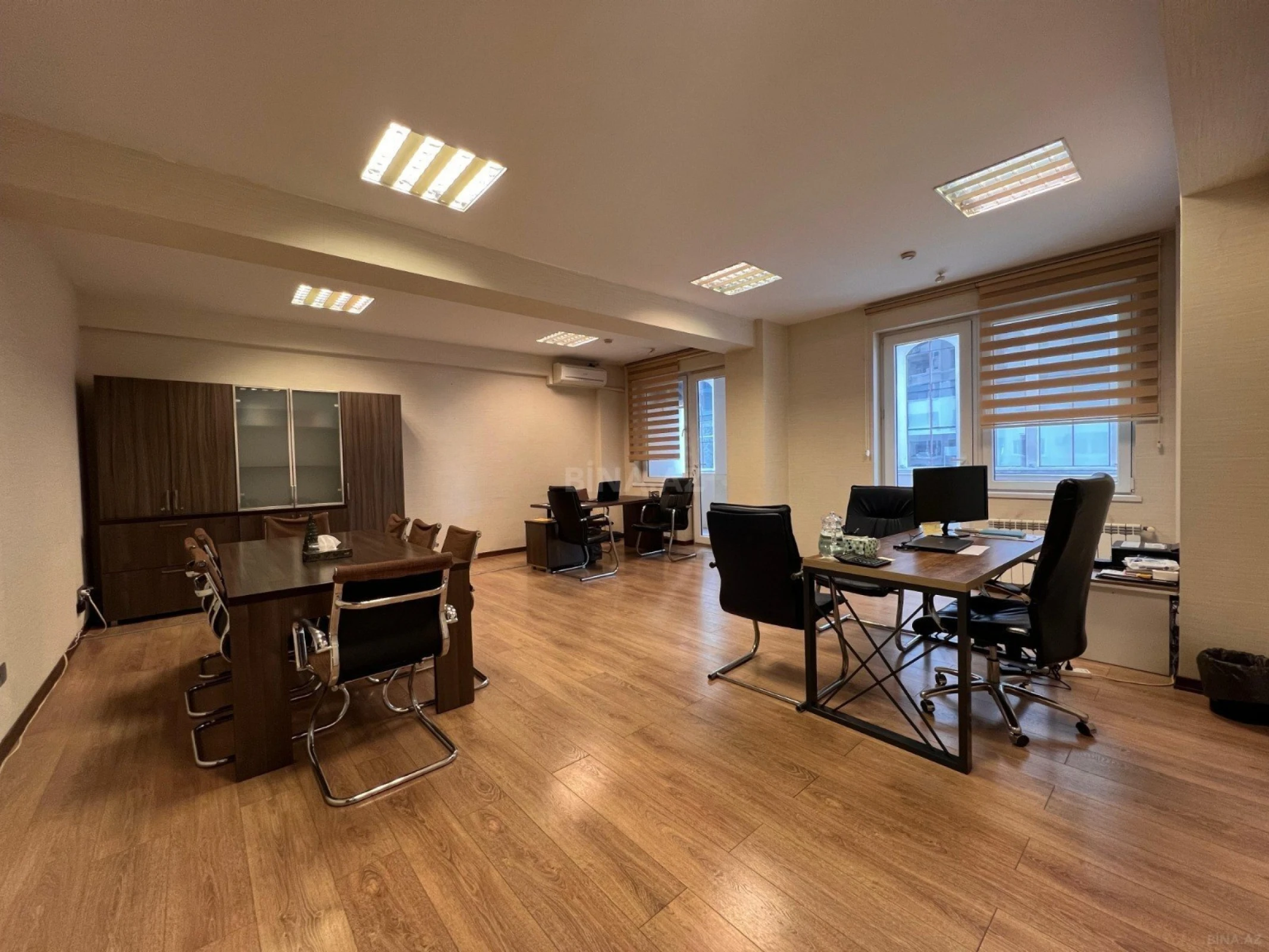 Kirayə verilir 6 otaqlı ofis 300 m²