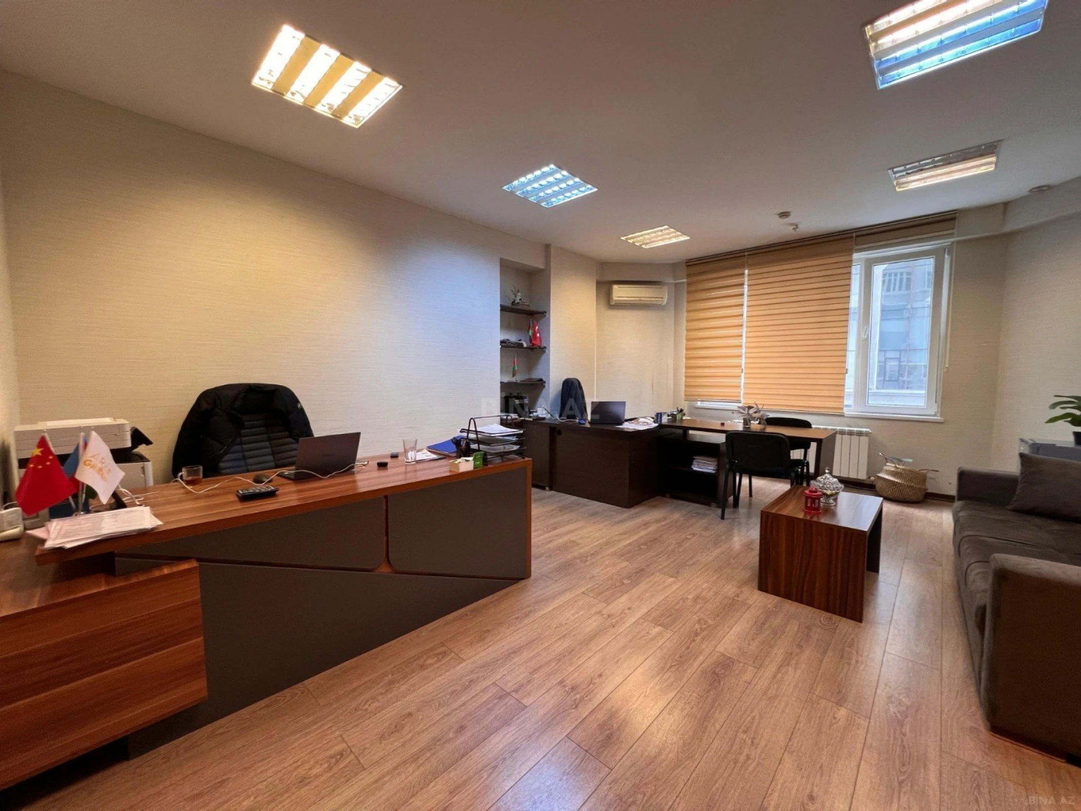 Kirayə verilir 6 otaqlı ofis 300 m²