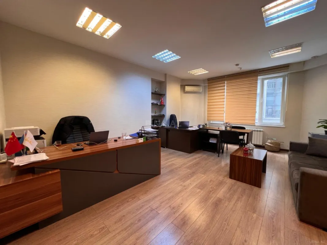 Kirayə verilir 6 otaqlı ofis 300 m²