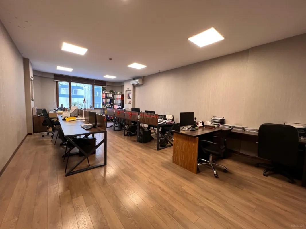 Kirayə verilir 6 otaqlı ofis 300 m²